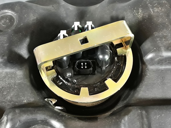 Placer outil PM353 sur anneau verrouillage Pompe gasoil