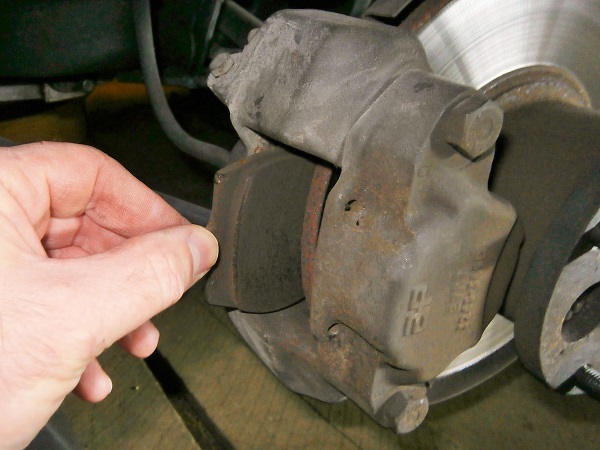Remove brake pads on Austin Mini