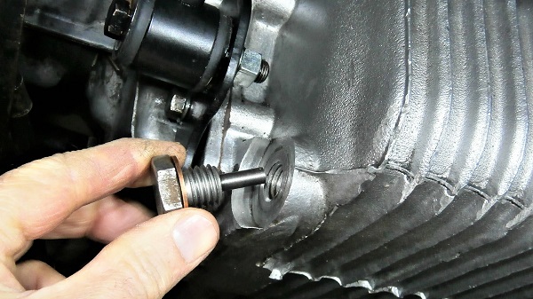 Vidanger le moteur + la boîte manuelle sur Austin Mini