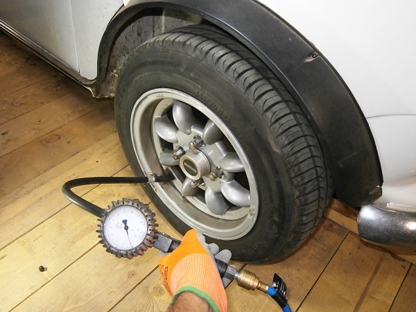 Contrôler pression des pneus