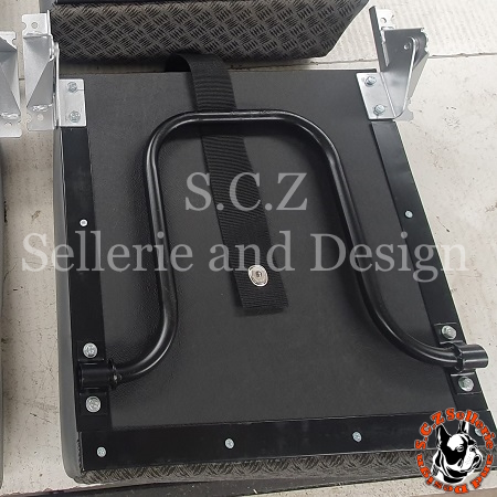 Sièges arrière Defender restaurés par SCZ Sellerie and Design